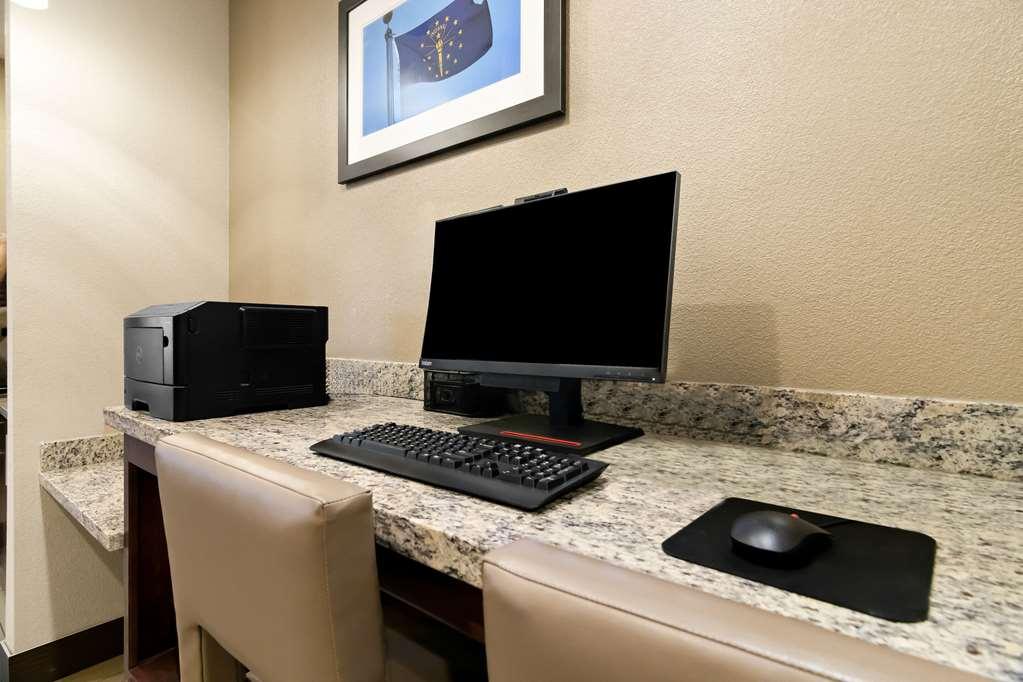Comfort Suites Rensselaer Near Fair Oaks Kemudahan gambar